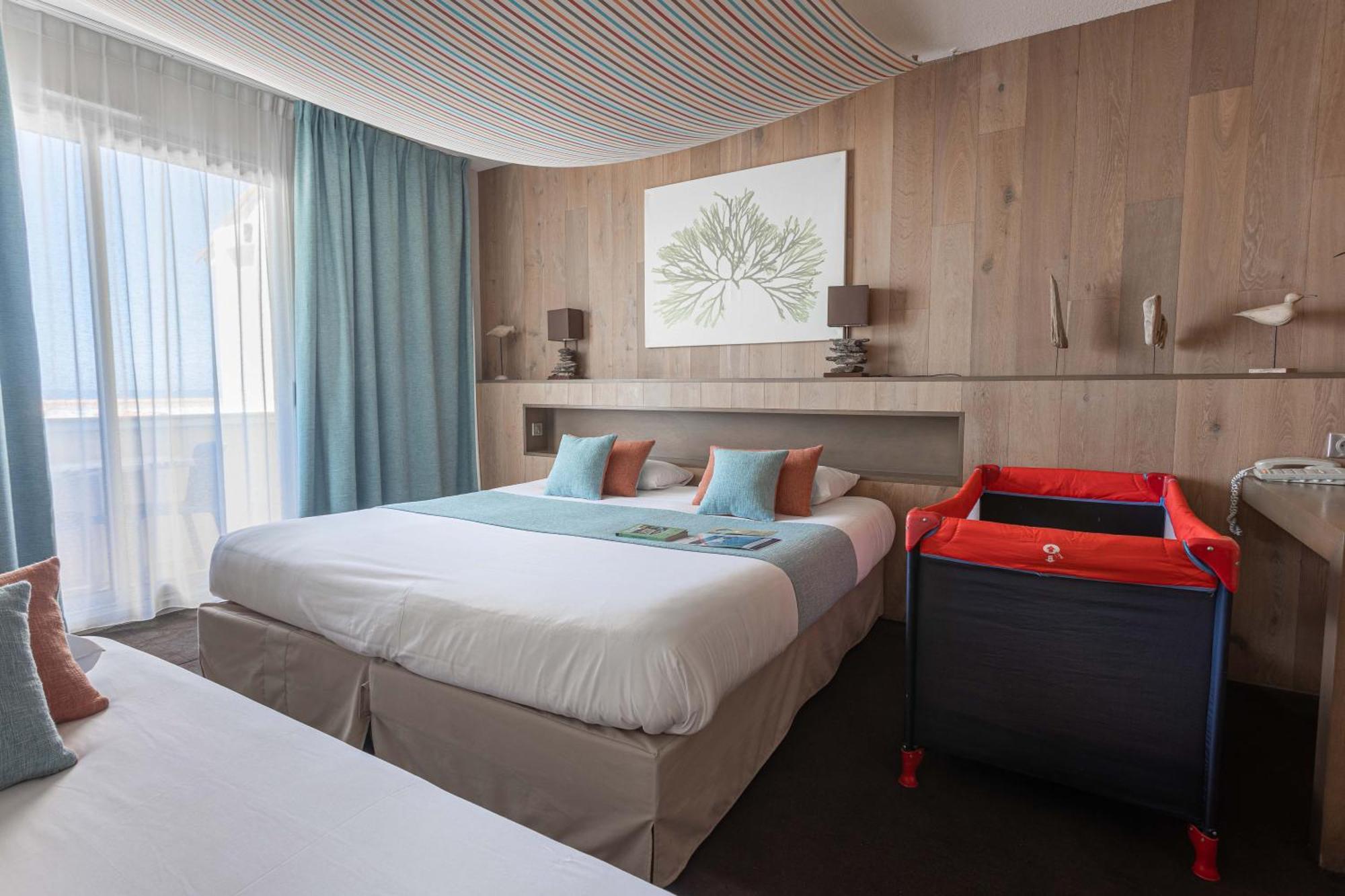 Logis Hotel Le Calluna Restaurant La Flottille Prefailles Bagian luar foto