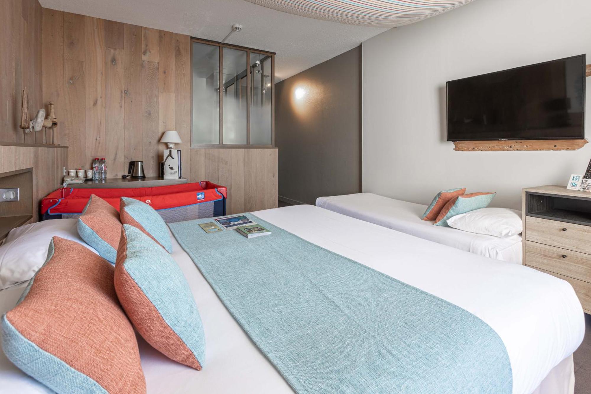 Logis Hotel Le Calluna Restaurant La Flottille Prefailles Bagian luar foto